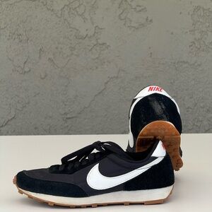 Nile stylish sneakers